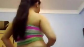 pakistani wife in dubai dancing