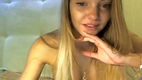 SnowWhite4you strip hot fit girl