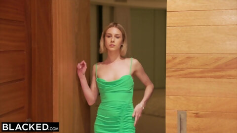 Alecia Fox got a hot BBC in her wet pussy, while watching a picturesque view